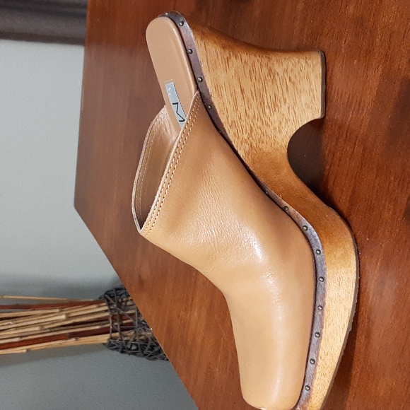 Brand New leather heeled mules/clogs - Picture 3 of 11
